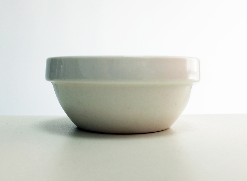 日式简约白色陶瓷小碗图片