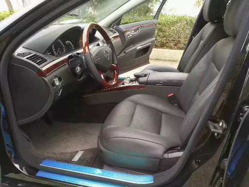 12年奔驰油电混动S400 ，无匙进入，无匙启动，变道辅助 ，侧窗帘 ，通风加热座椅