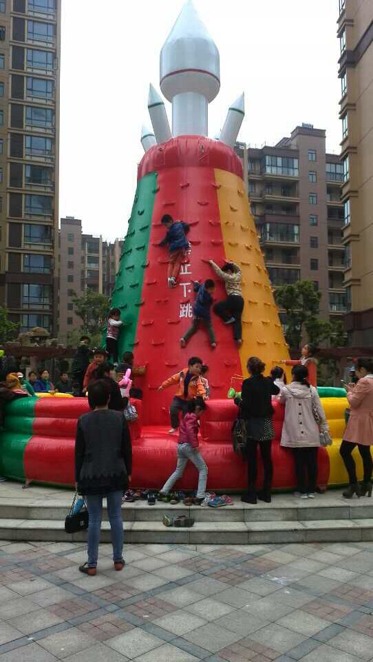 郑州儿童娱乐设施出租充气城堡等郑州儿童娱乐设施出租充气城堡等充气攀岩沙滩池