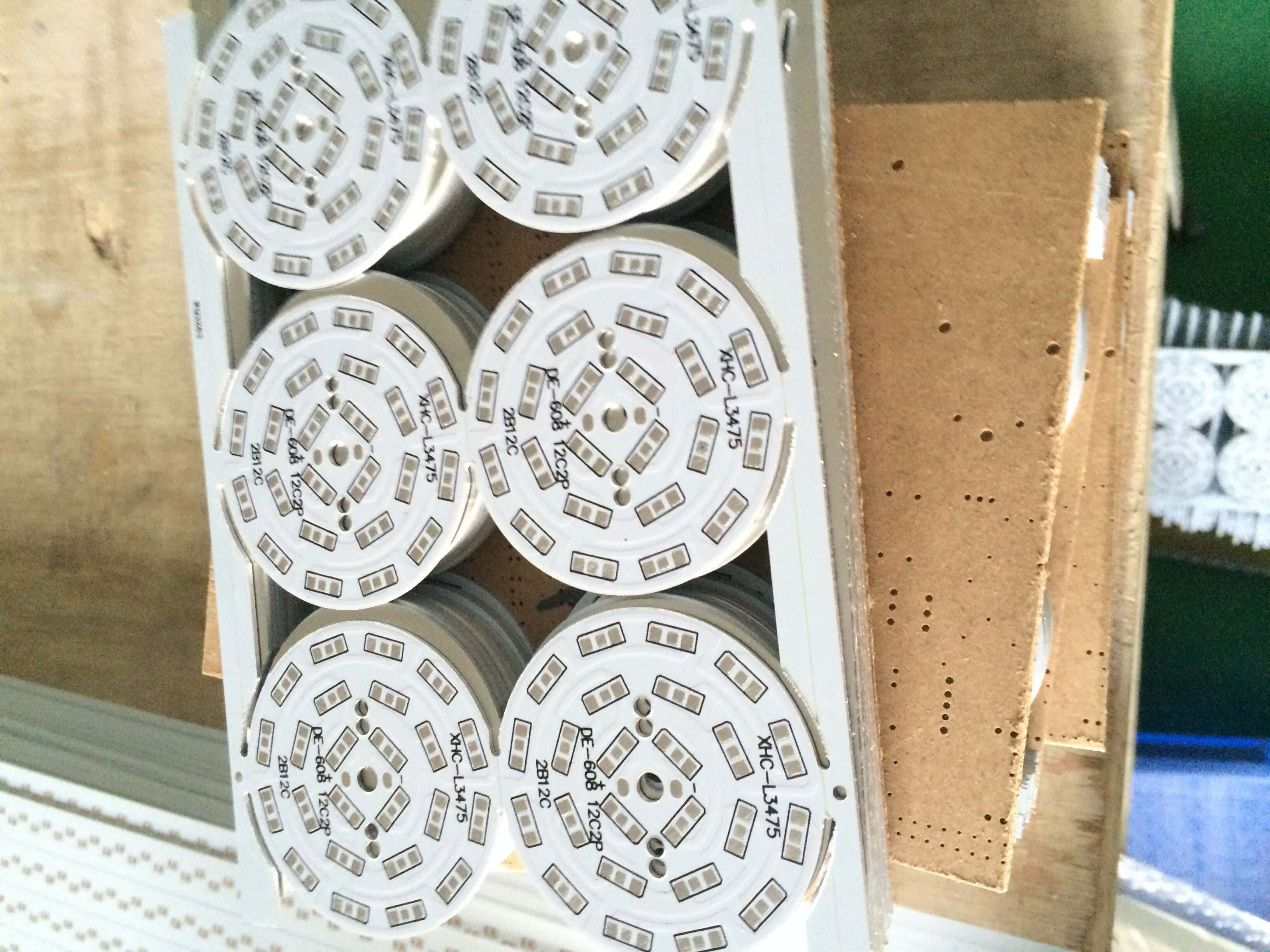 供应LED超薄灯箱灯条1.5米铝基板、1220MM玻纤板厂家
