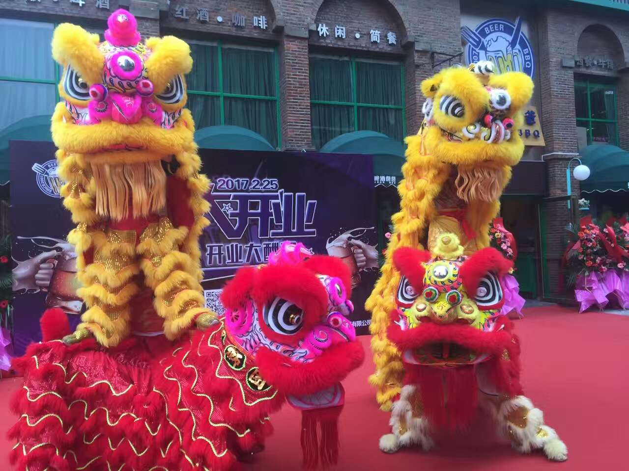 梅州大型梅花桩舞狮队@梅州舞狮表演@广东专业舞狮团队