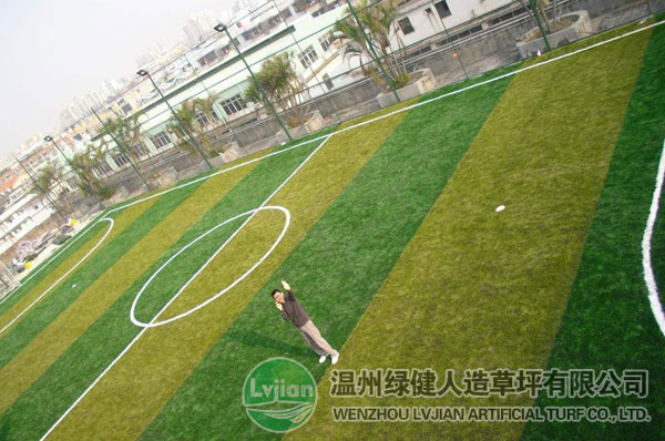 温州绿健人造草坪人造仿真草坪地毯足球场塑料假草皮户外绿色阳台地垫 足球场人工草坪 人工草坪加密人造草坪
