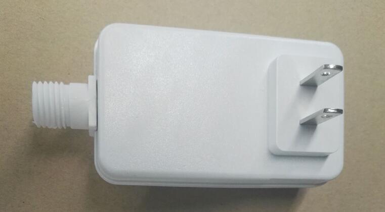 白色美规24V1A24W插墙式IP44电源UL防水电源图片