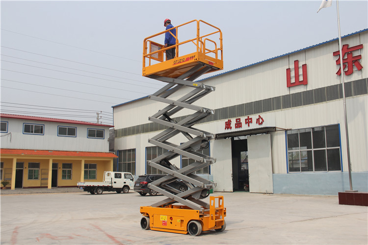 济南市6米全自行液压轮升降平台厂家