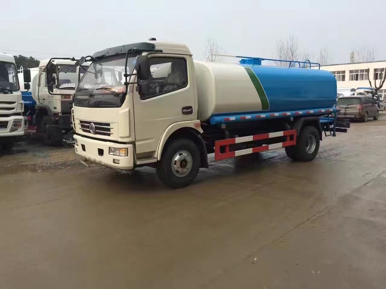 园林绿化车，洒水车，喷洒车