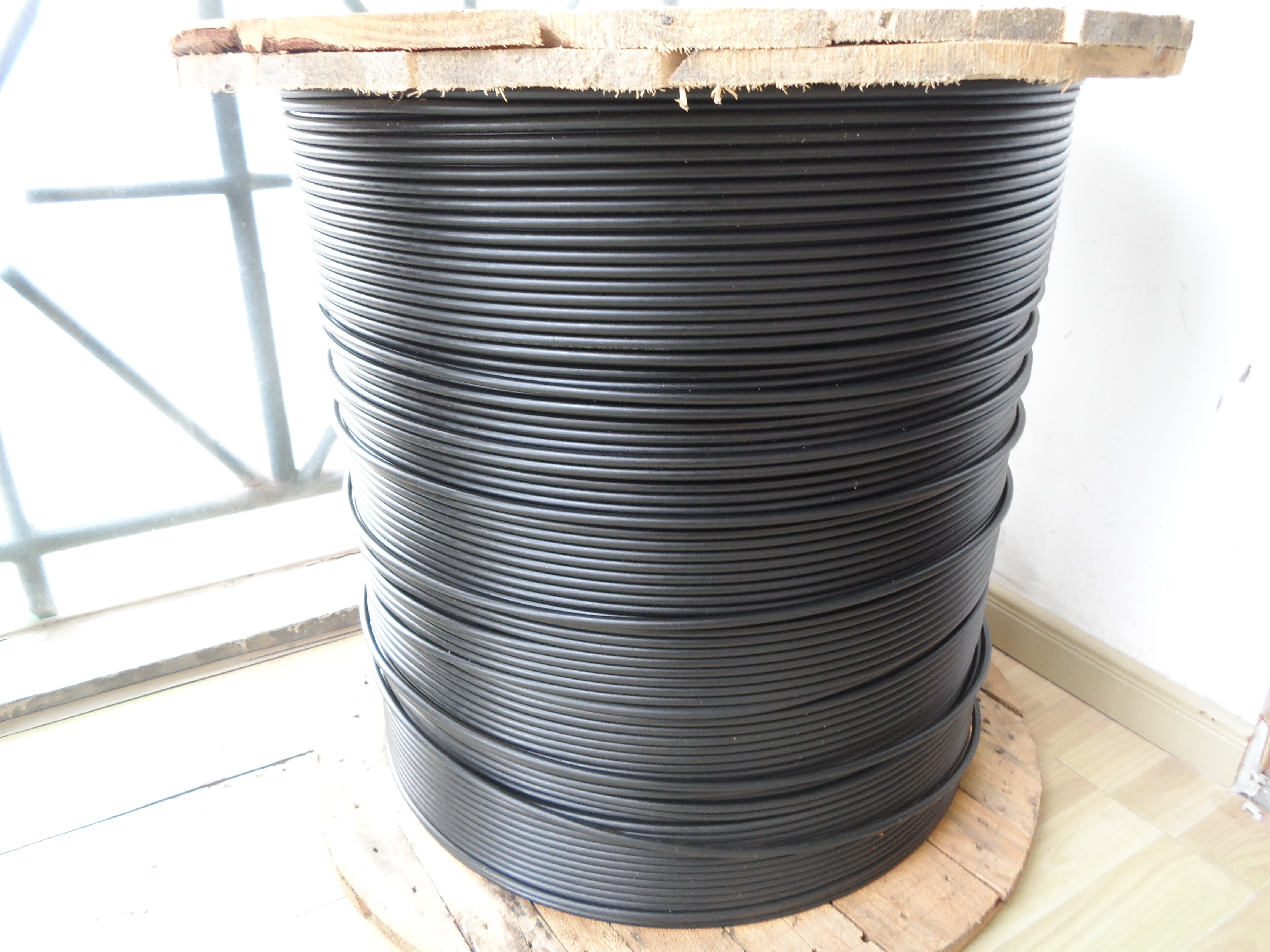 8芯单模光缆(光纤接续包 光纤熔接皮线光纤）厂家图片