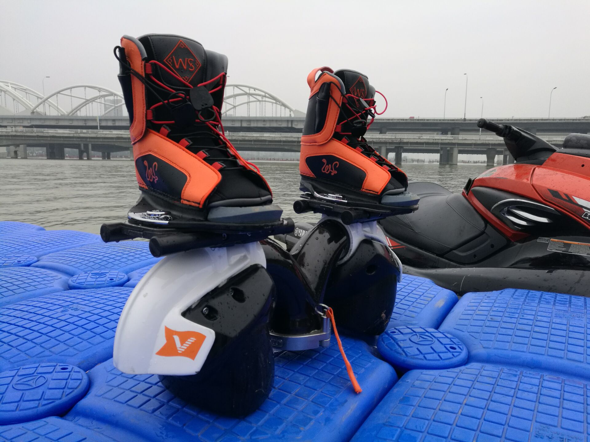 进口Flyboard景区水上飞人摩托艇飞行器生产厂家