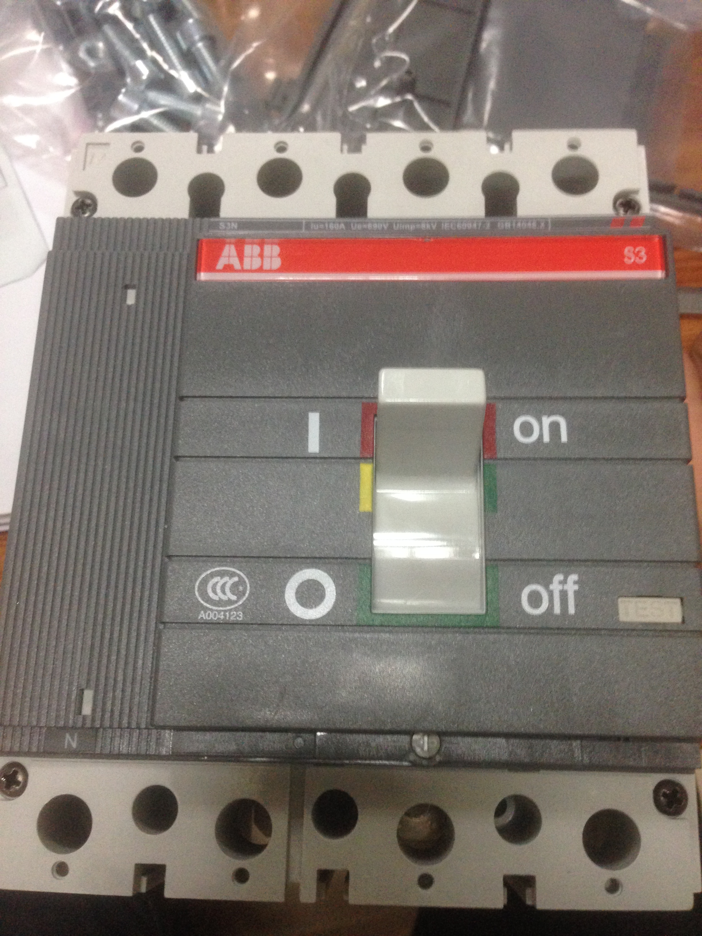 ABB原装正品 固定式A1塑壳断路器 A1A125 TMF15/400 FF 3P