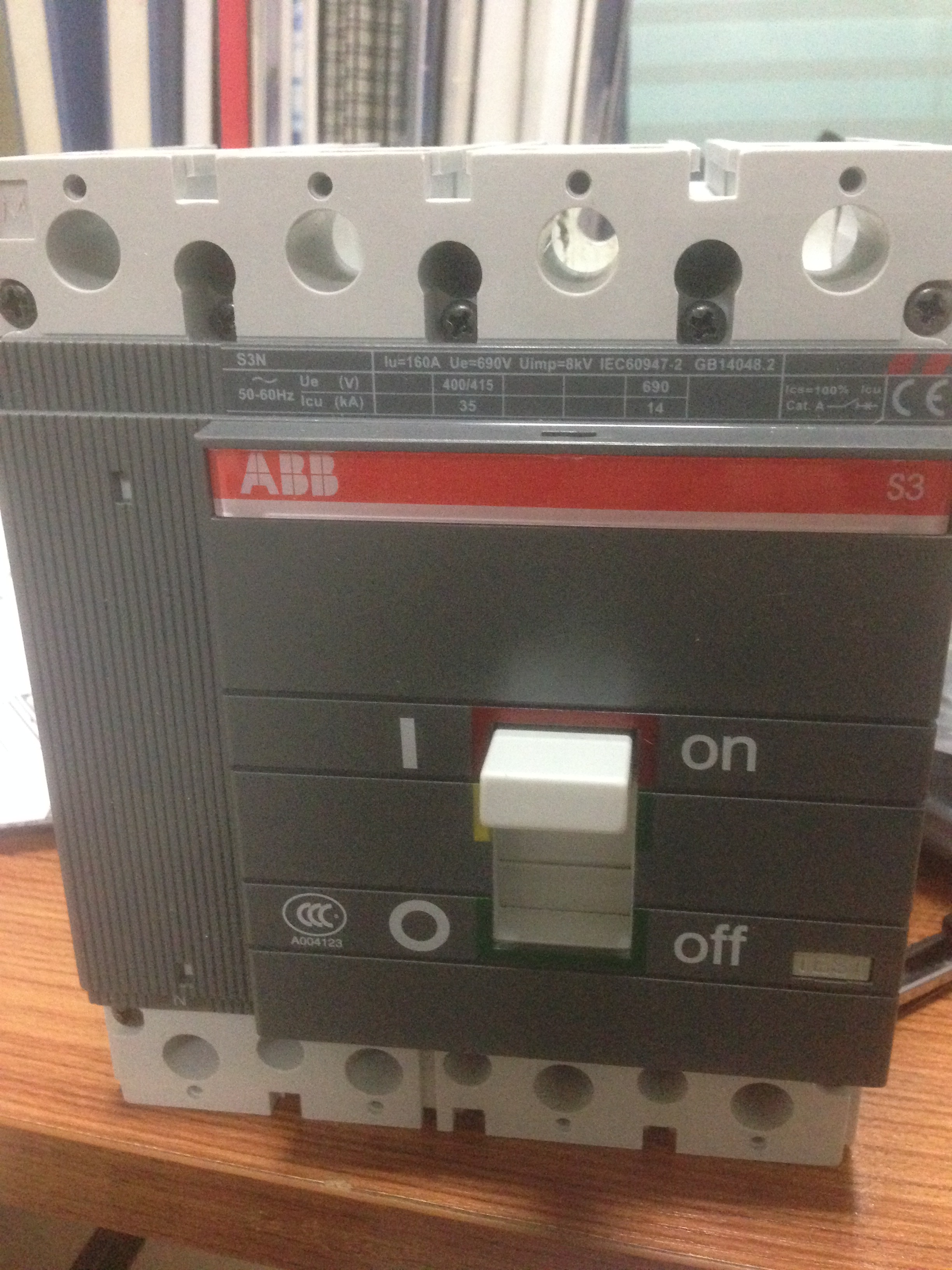 ABB原装正品 固定式A1塑壳断路器 A1A125 TMF15/400 FF 3P