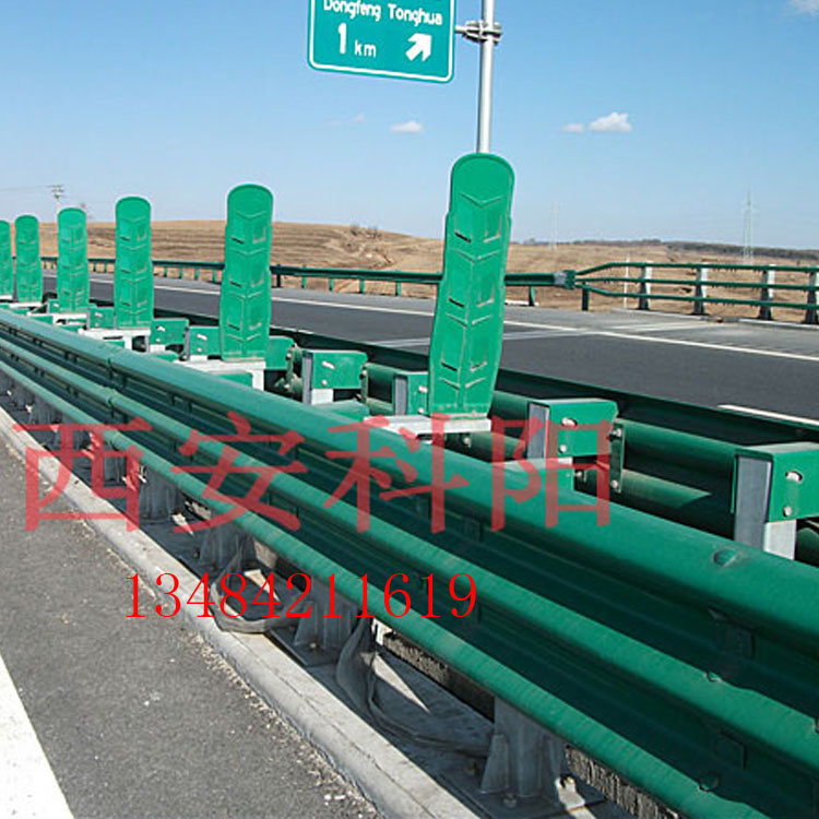 渭南波形护栏 锌钢护栏 道路喷塑护栏