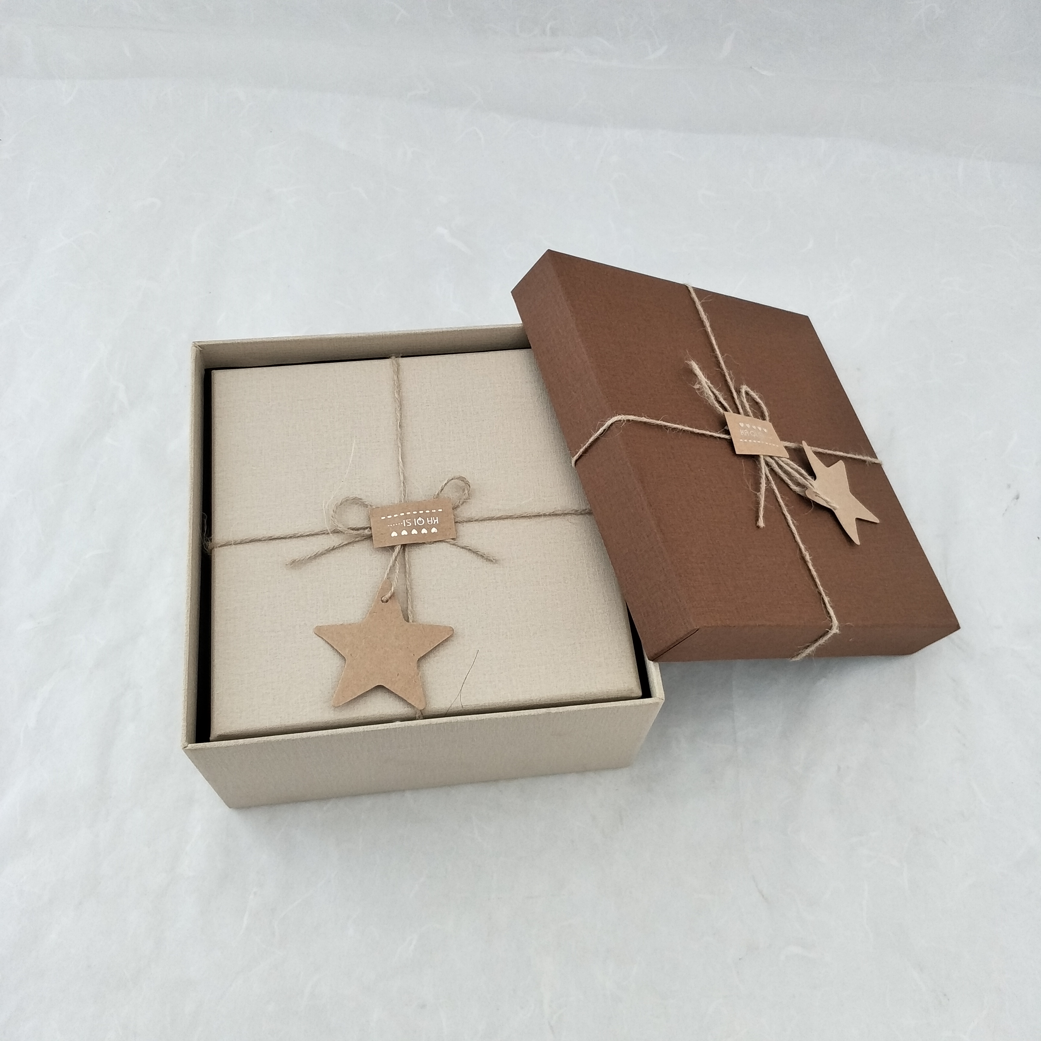 简约麻绳正方形情人节礼物包装盒 化妆品包装盒 生日礼物包装盒 首饰包装盒 手表包装盒