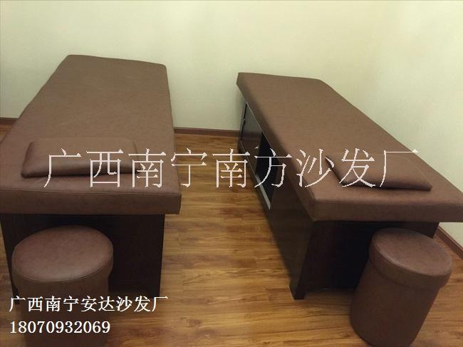 广西南宁南方沙发厂均可定做按摩床美容床保健床美容美甲床保健床