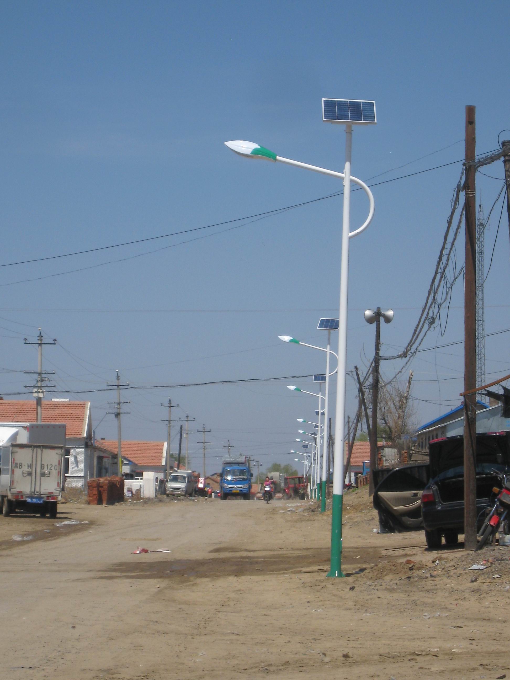 销售湖南永州7米30WLED太阳能路灯 农村太阳能路灯