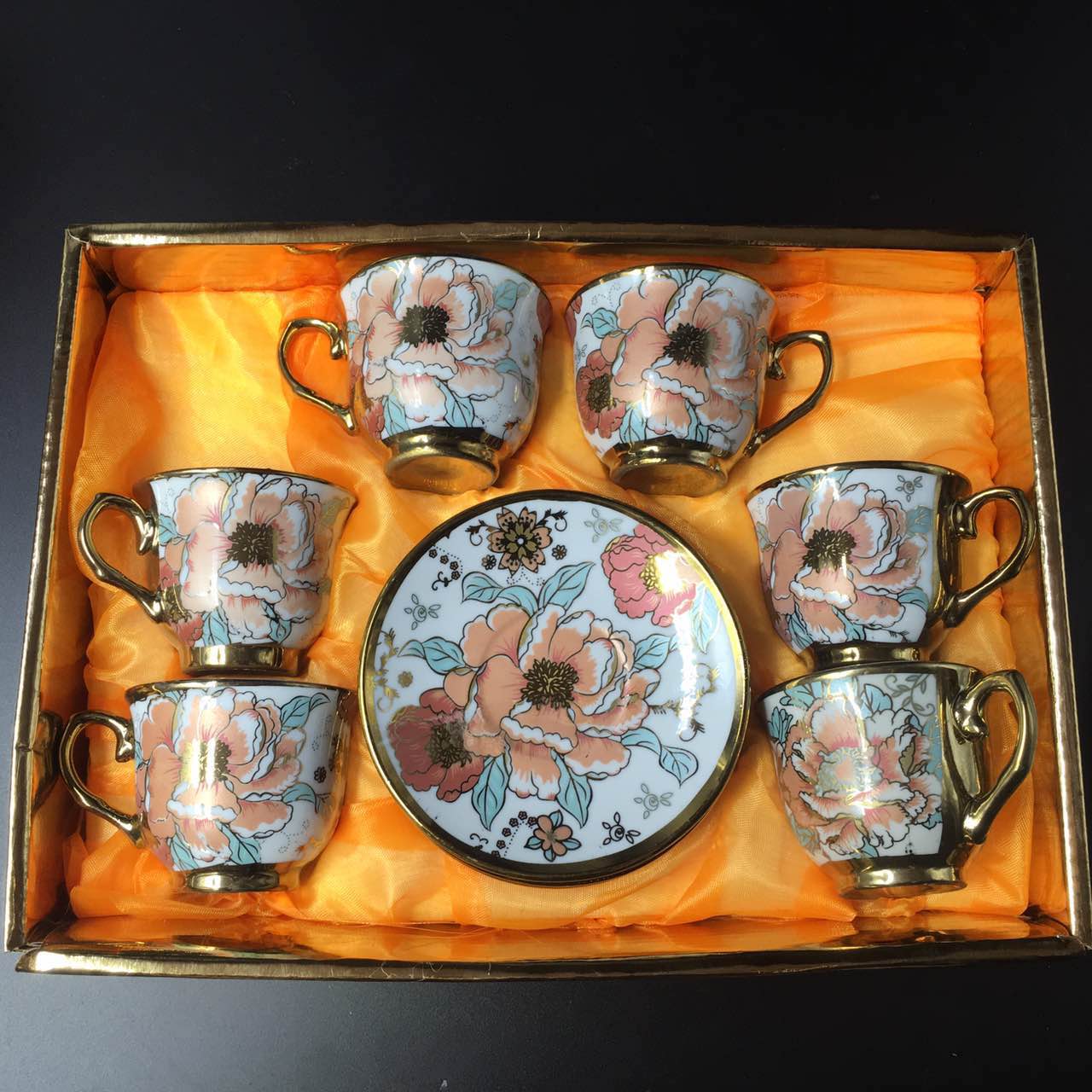 陶瓷礼品12件套镀金杯子碟套装 实用家居用品咖啡杯碟 镀金杯子图片