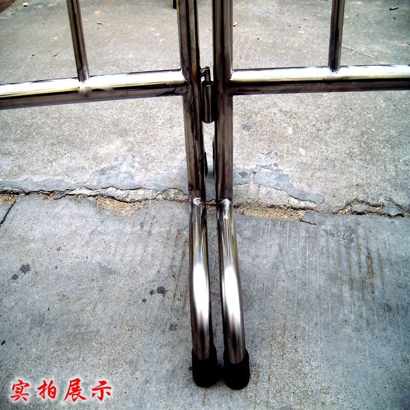 提供不锈钢活动铁马护栏|不锈钢活动护栏的价格区分有三点图片