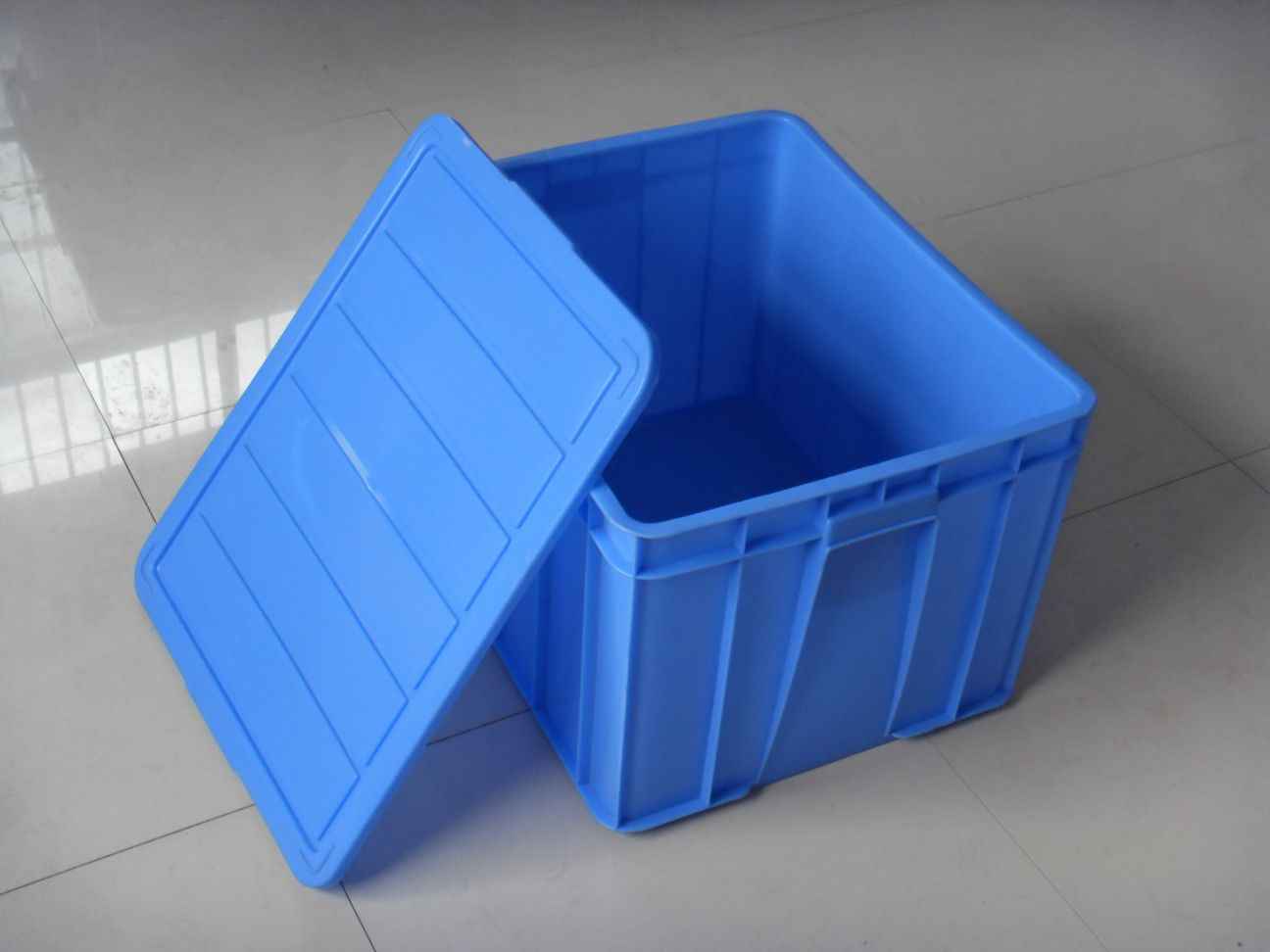 苏州提供优质塑料托盘，周转箱，周转筐，垃圾桶，工具盒，隔板帽子，啤酒筐等塑料制品