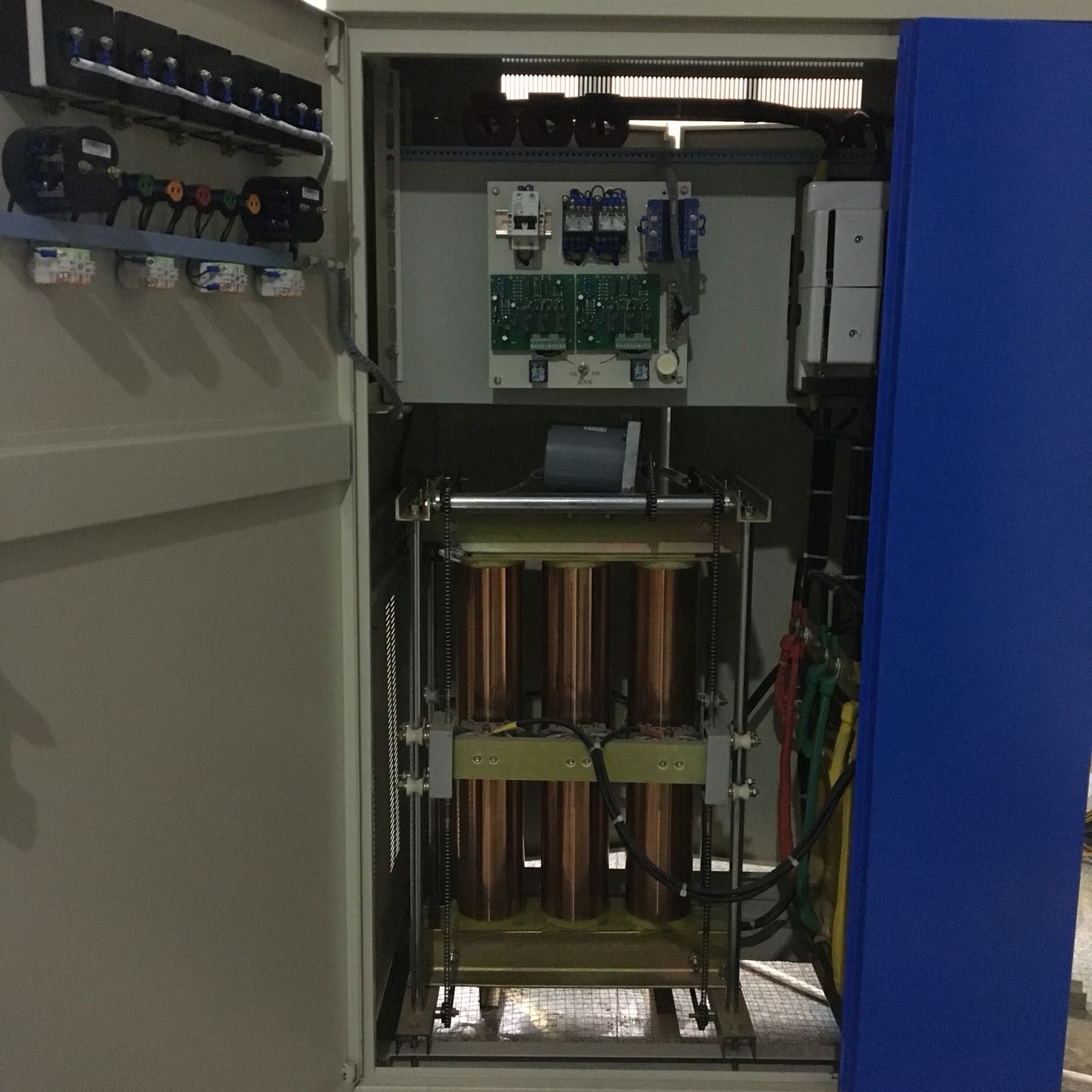 三相全自动补偿式电力稳压器 SBW-200KVA 机床数控医疗设备专用电源图片
