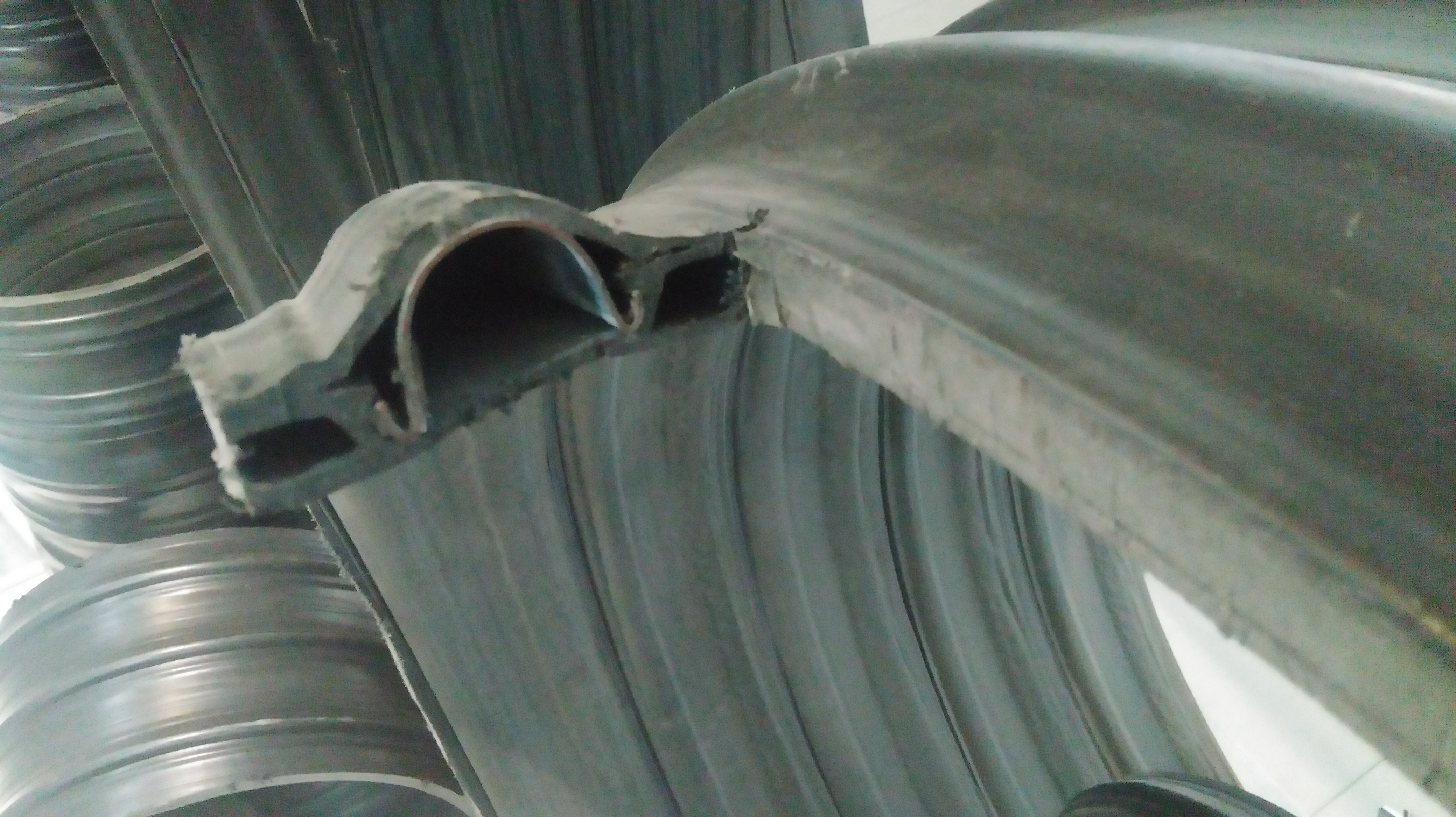 四川HDPE中空壁塑钢缠绕排水管厂家直销PE管