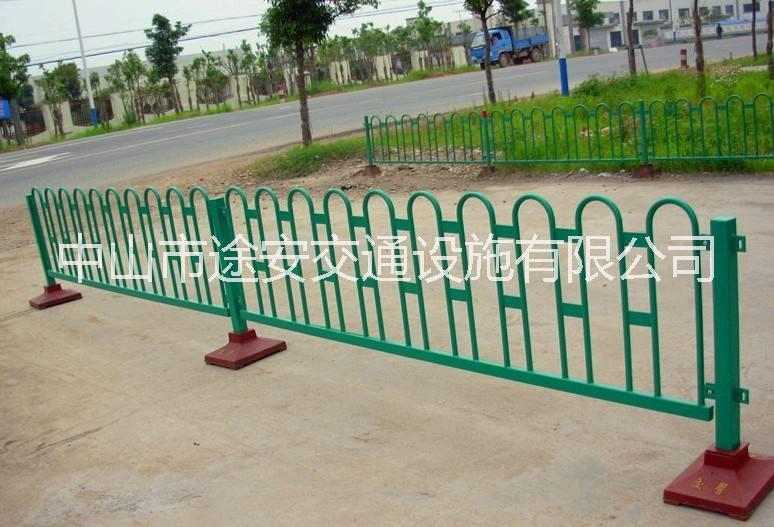 途安护栏京式（m型）护栏隔离栏/防护栏/市政公路隔离栏图片
