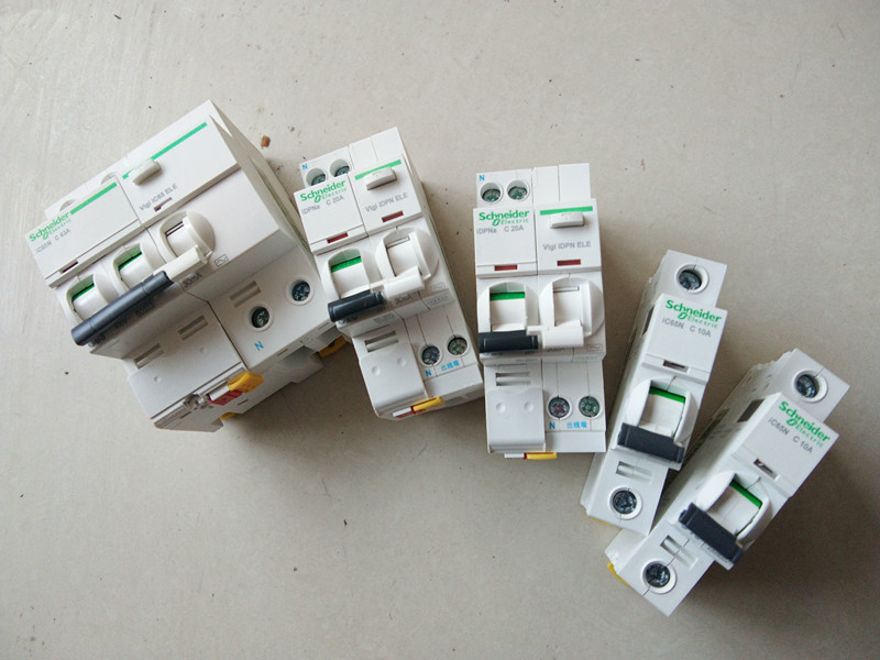 施耐德IDPNA小型漏电断路器1P+N家用空调保护器厂家批发15158701854