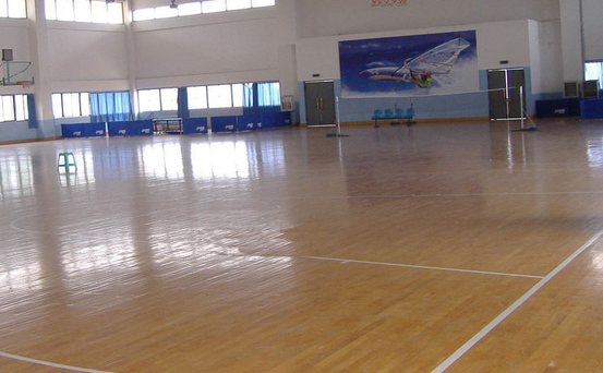室内篮球场运动木地板、枫木纹塑胶运动地板厂家直销 江苏篮球馆实木地板厂家价格
