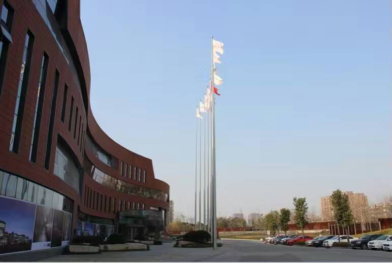 郑州市立成不锈钢304旗杆厂家学校国旗旗杆价格企业旗杆安装图片