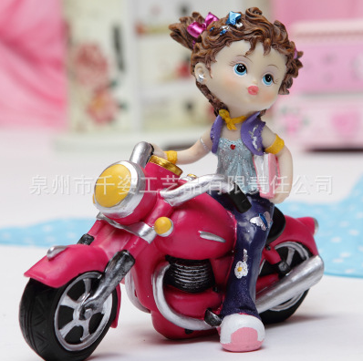 厂家销售家居摆件树脂工艺品装饰品 骑摩托车美少女孩图片