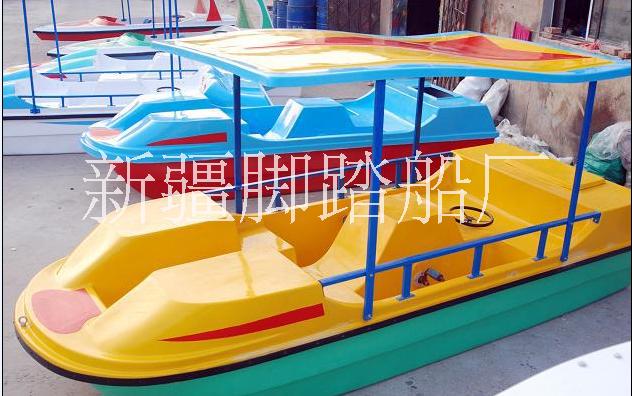 新疆乌鲁木齐玻璃钢脚踏船生产厂家批发