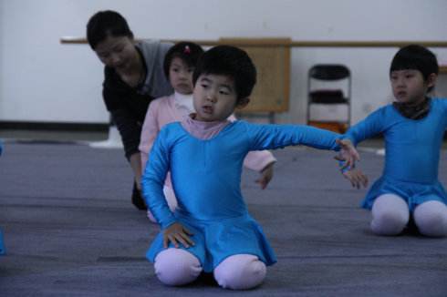 少儿芭蕾舞培训班_儿童芭蕾舞培训班