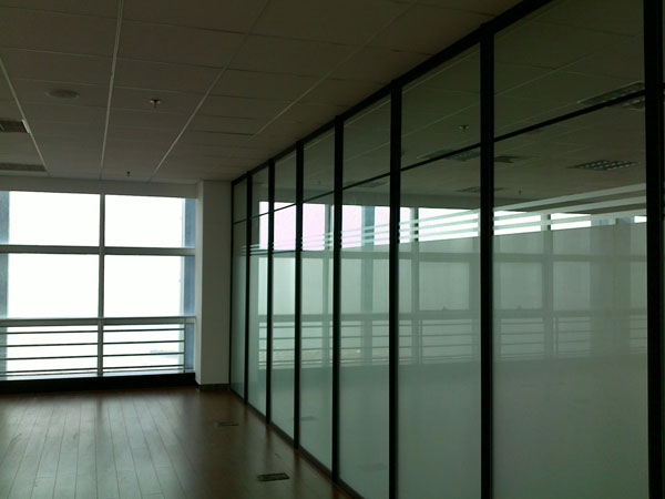 临沂市玻璃隔断的独特优势厂家济南长清玻璃隔断的独特优势