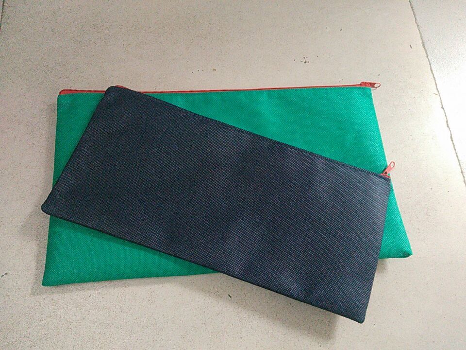 惠州工厂专业定制无纺布袋 环保便宜小礼品袋 电子产品包装袋小拉链袋子