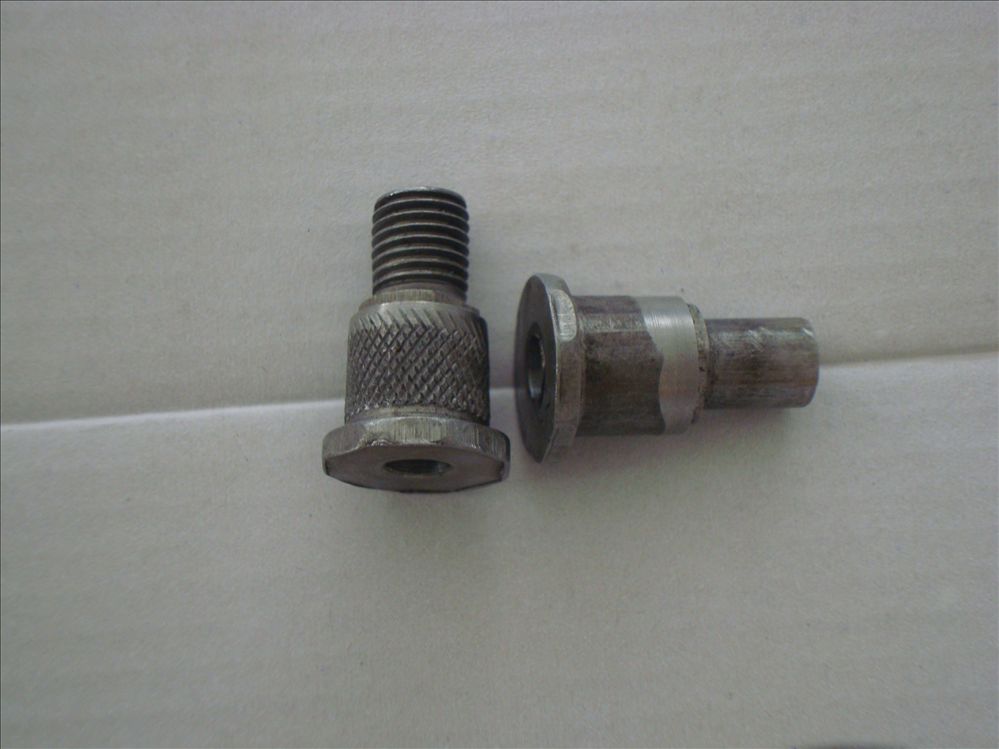 冷镦加工铁螺栓价格非标螺栓图片