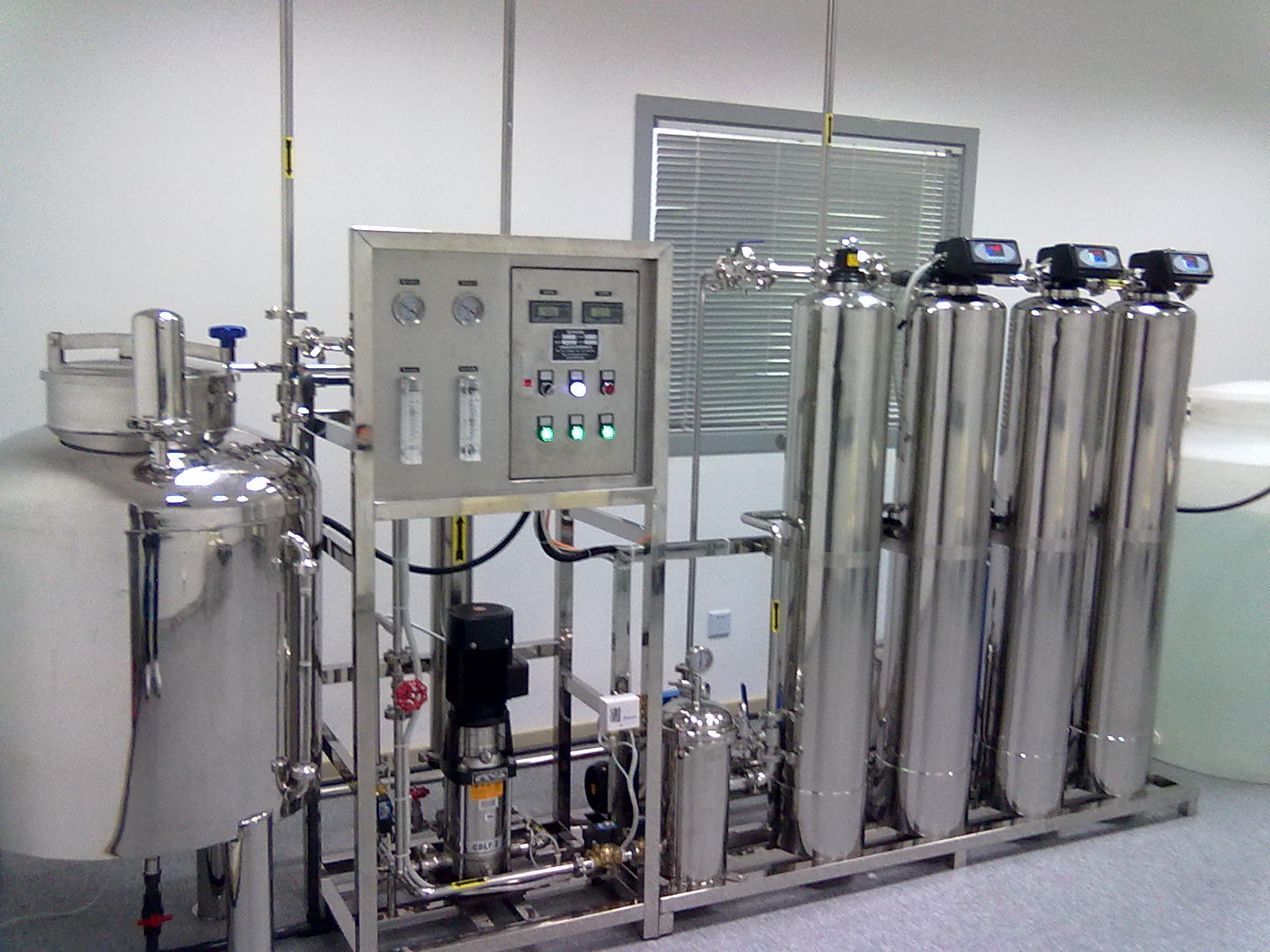 供应30升生化分析仪超纯水机