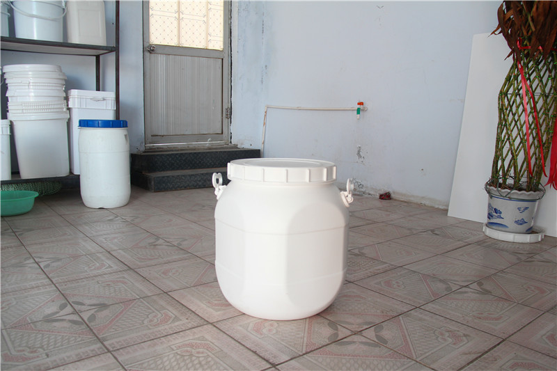供应50升塑料桶塑料桶大口桶化工桶周转桶50公斤图片