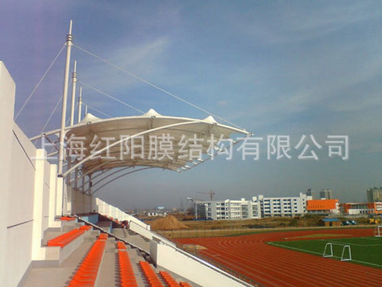 上海大跨度体育馆车棚安装 上海张拉膜景观棚多少钱 钢结构车棚设计