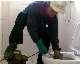 东莞厕所疏通服务   化粪池清理 专业防水补漏工程  厕所疏通图片