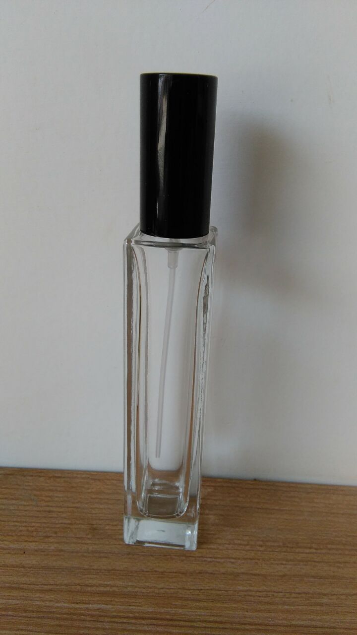 厂家生产直销  30毫升丝囗香水瓶 香水玻璃瓶 高白料材质