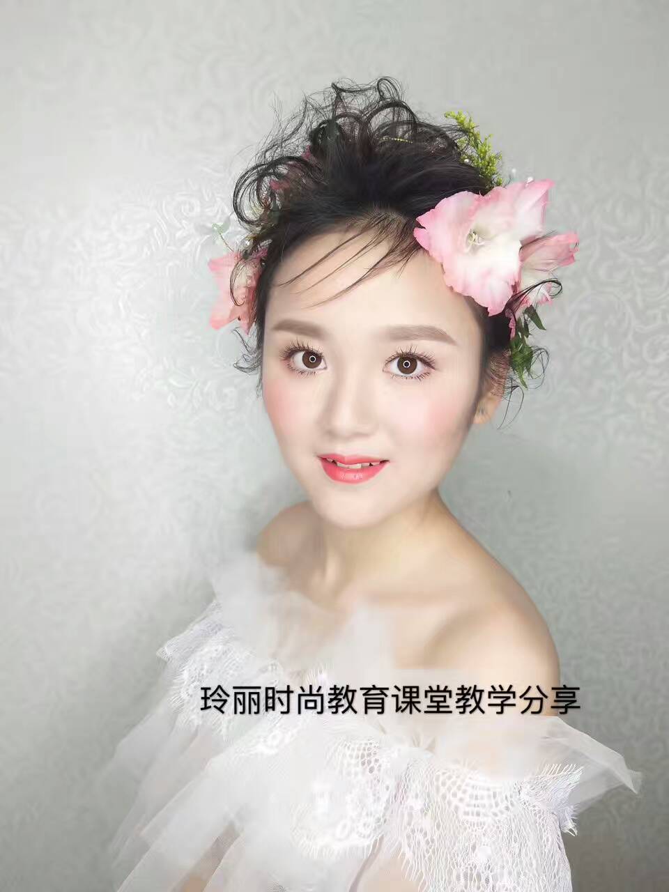 学化妆随州玲丽彩妆美甲纹绣工作室化妆随州  玲丽彩妆美甲纹绣工作室