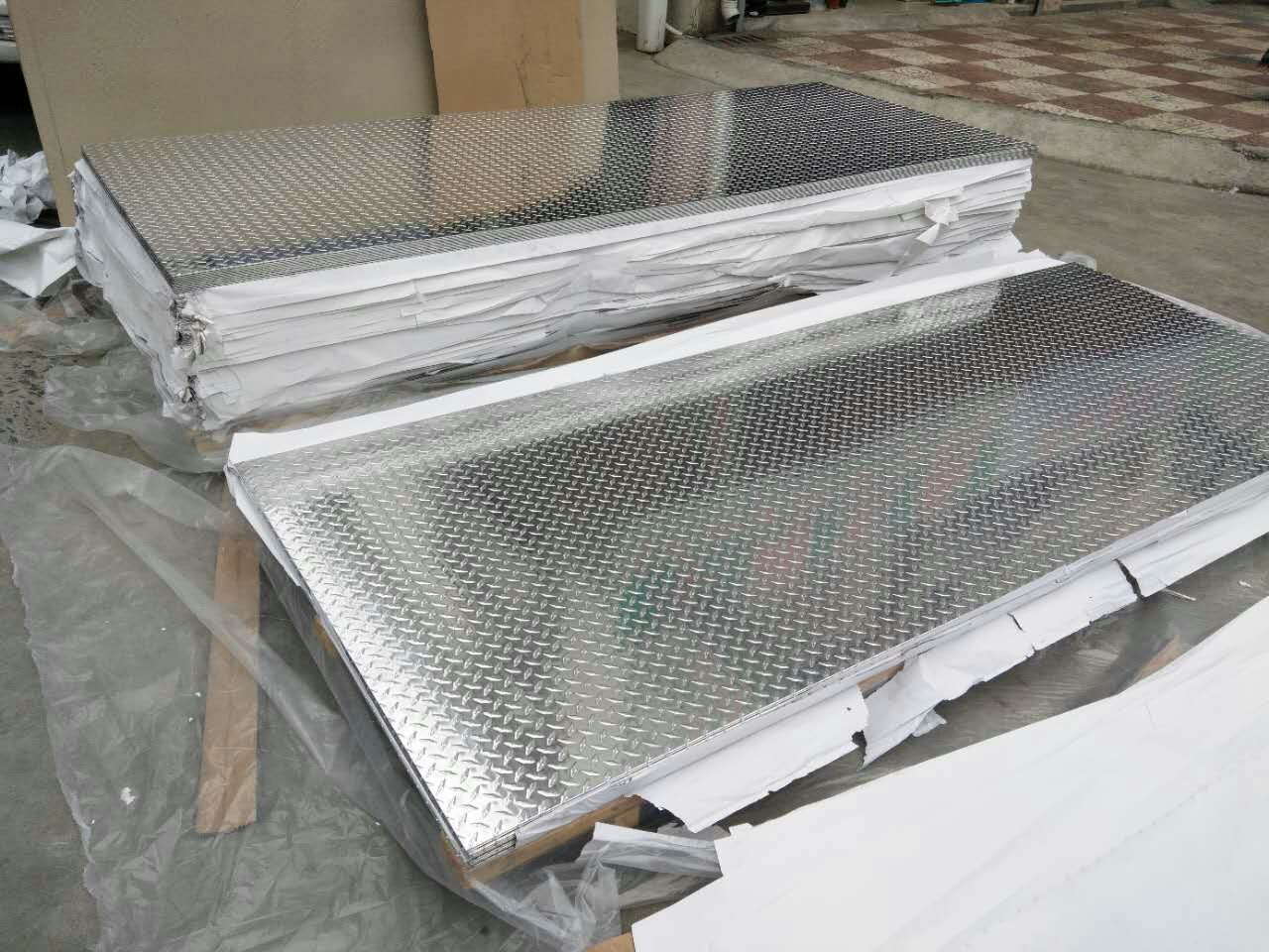 上海市指针花纹铝板上海批发厂家指针花纹铝板上海批发 各种压花铝板可订做厚度  1060  3003 5052  6061