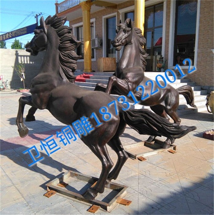 大型铜马雕塑铸造厂城市公园园林摆件办公桌摆件图片