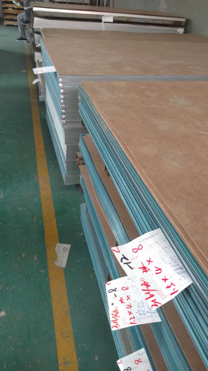 汇金源公司供应304不锈钢拉丝管，321不锈钢拉丝段纹板，不锈钢拉丝玫瑰金板材
