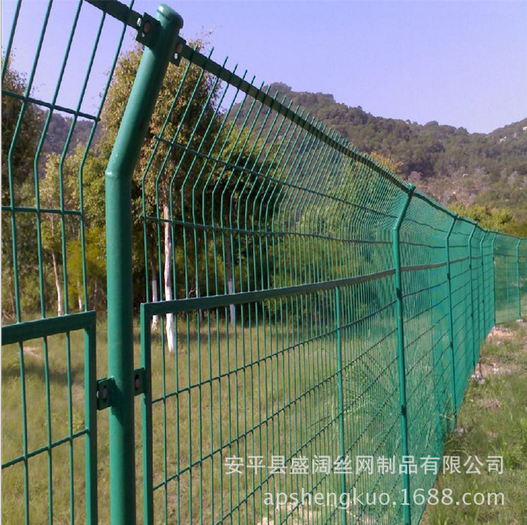 专业生产双边丝框架护栏 高速公路护栏 绿色护栏