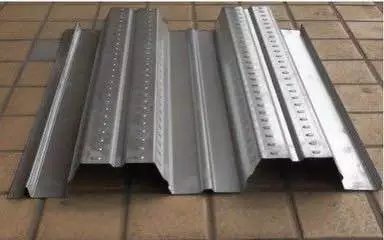 楼承板设备生产压瓦设备厂家C型钢机琉璃瓦机复合板机车厢板设备角驰压瓦机