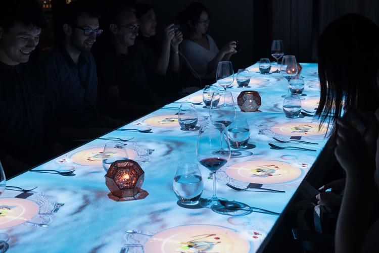 裸眼3d投影餐桌，投影餐厅裸眼3d投影餐桌，投影餐厅吸人气利器