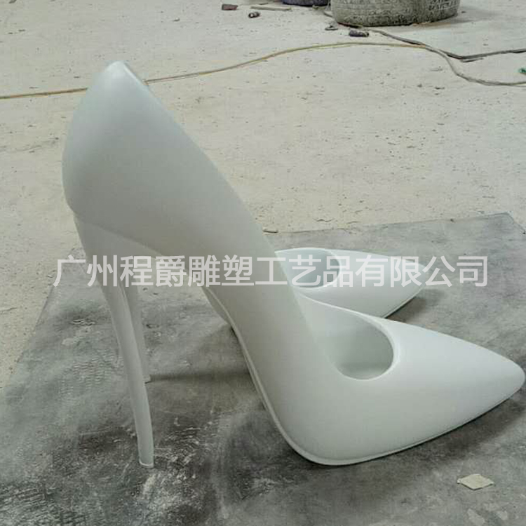 广东雕塑厂家 专业定做玻璃钢高跟鞋模型 商场公司展厅展览活动道具