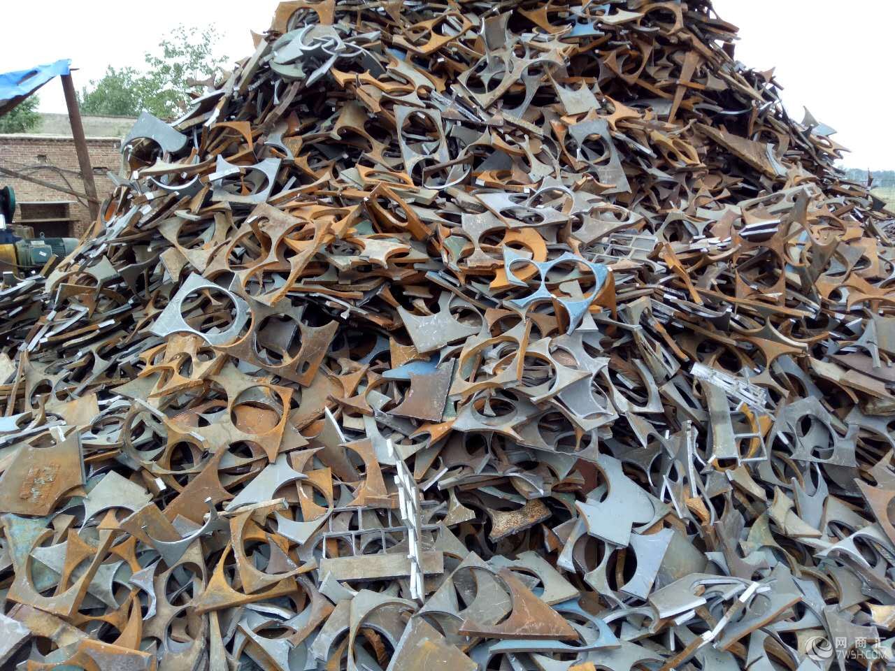 长期回收废铁 哪里有回收废铁 回收废旧物资 废钢铁图片