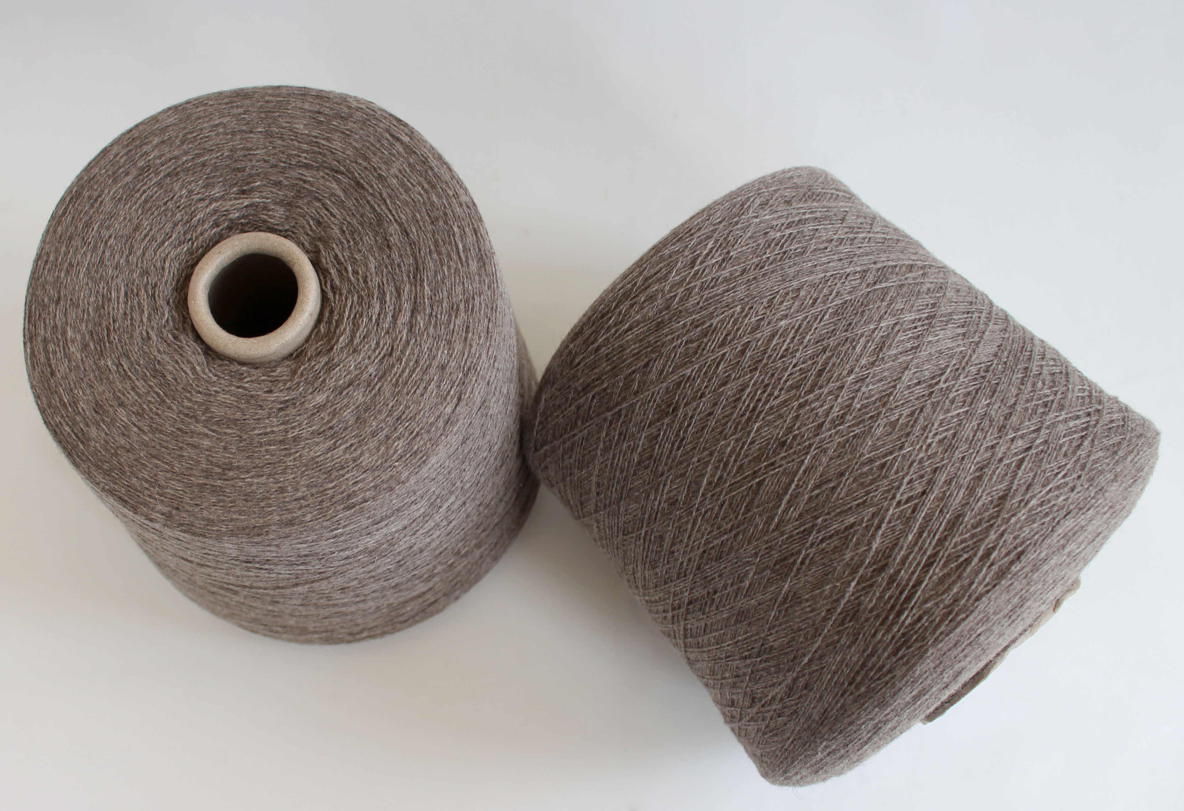 精纺粗纺牦牛绒纱线针织用牛绒纱图片