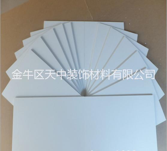 可定制PVC发泡板 多尺寸规格结皮板半结皮板 PVC发泡板 批发