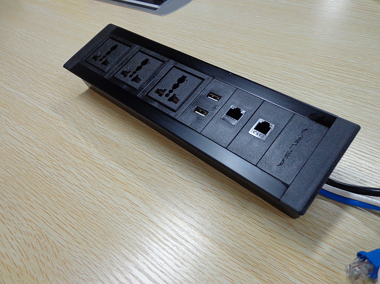 供应办公桌面线盒 原创设计VRUSA办公桌面线盒/桌面线盒插座