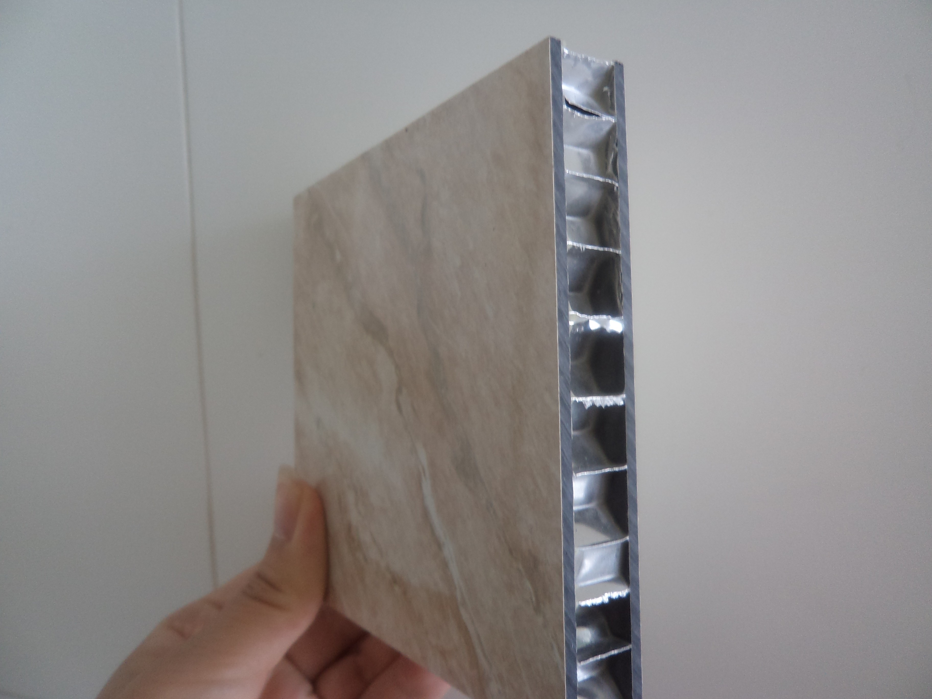 铝蜂窝板供应铝蜂窝板